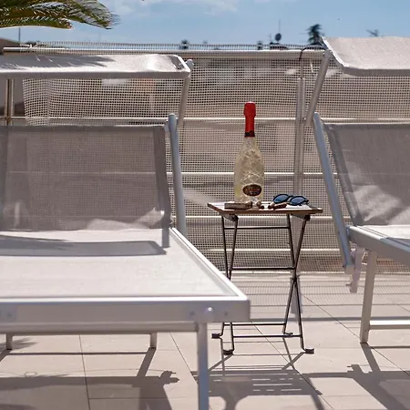Domio - Elegante Oasi Con Terrazza Apartment *